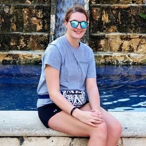 Meet your Posher, Holly